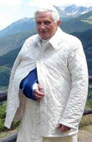 Pope Benedict XVI wrist in cast